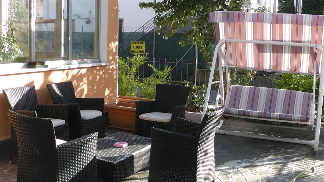 Hotel Villa Lorena Rimini Exterior photo