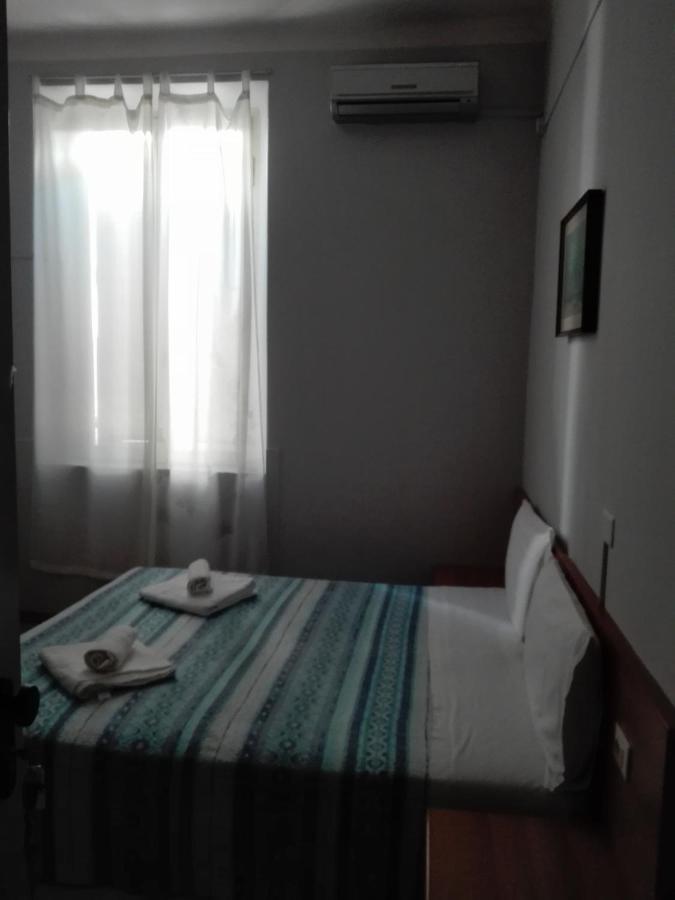 Hotel Villa Lorena Rimini Exterior photo